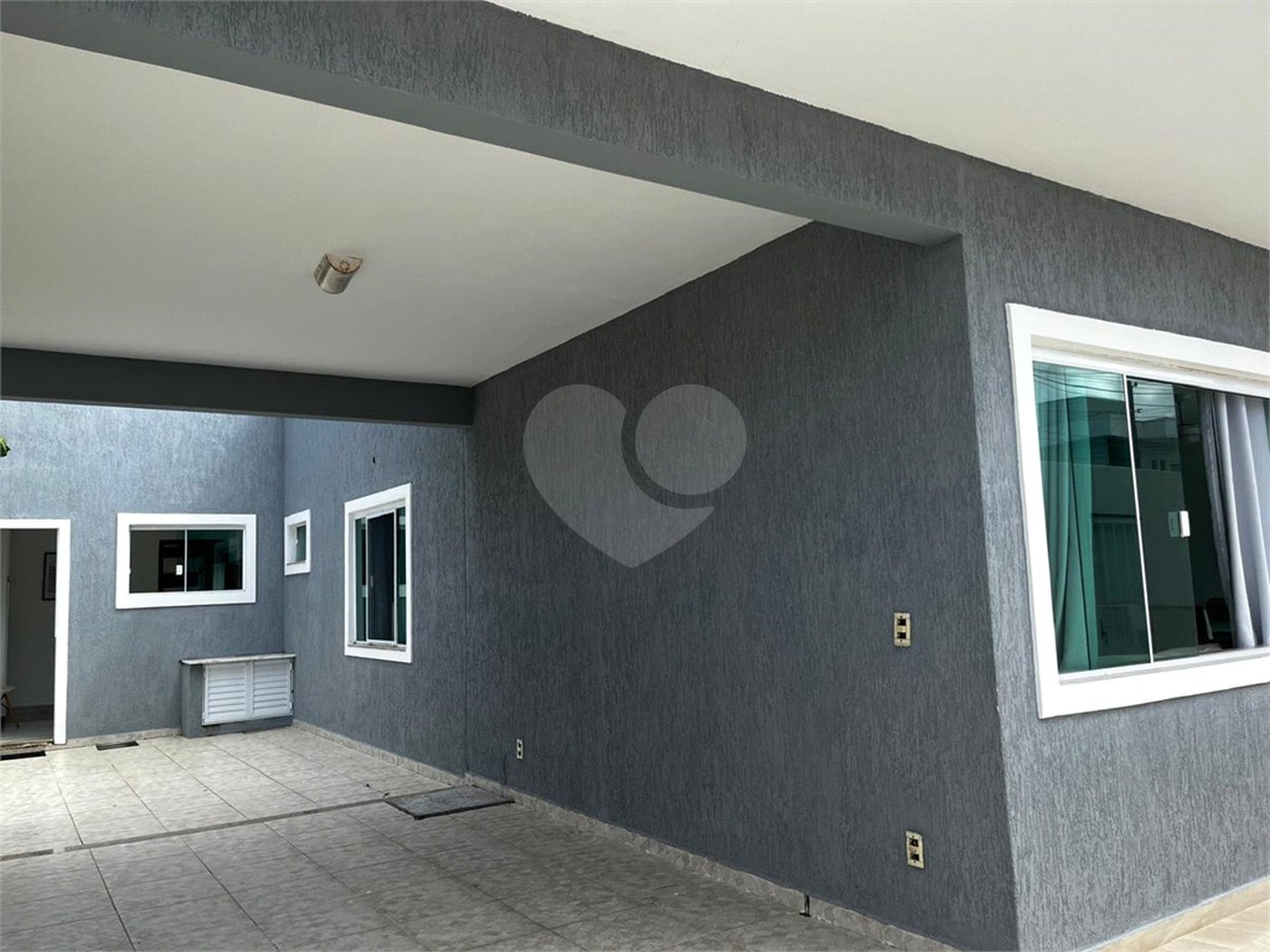 Casa à venda com 4 quartos, sendo 2 suítes, em Peró, Cabo Frio, RJ