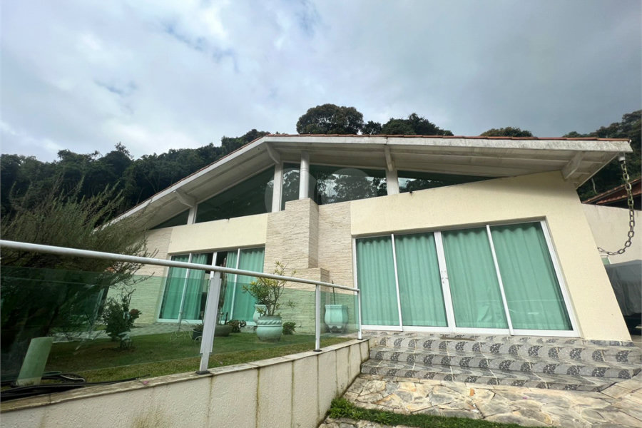 Casa à venda com 4 suítes no condomínio Parque Petrópolis 4 Secção, Mairiporã - SP