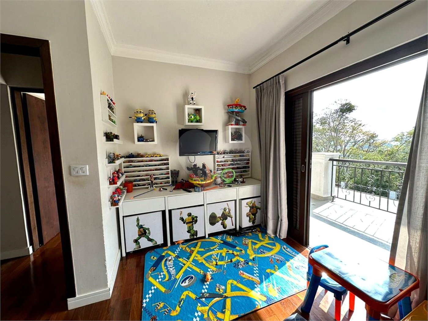 Casa à venda com 4 suítes no condomínio Gleba II, Mairiporã - SP