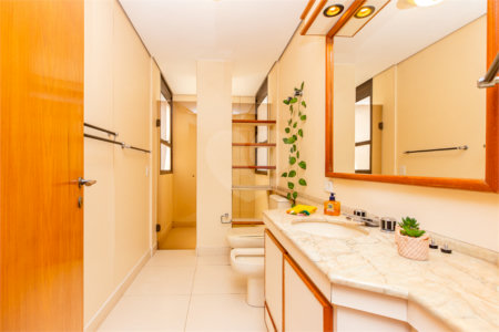 Apartamento à venda com 4 quartos, sendo 2 suítes, em Brooklin, São Paulo, SP