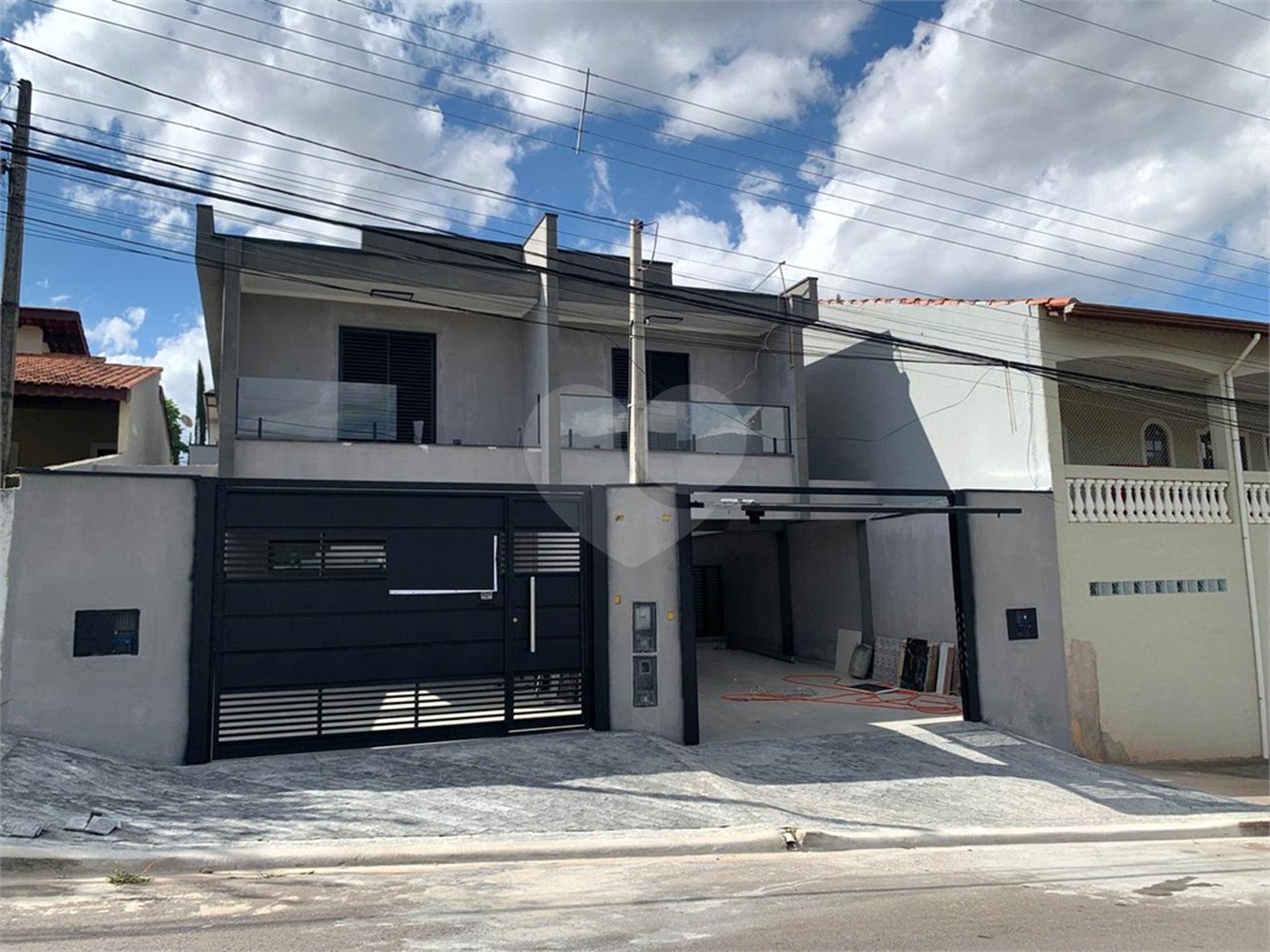 Sobrado à venda com 3 suítes em Jardim Maristela, Atibaia, SP
