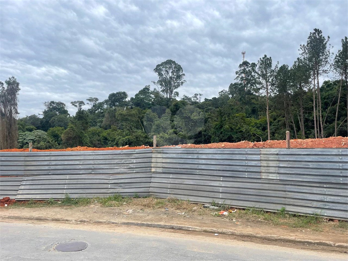 Terreno à venda em Jardim do Rio Cotia, Cotia, SP