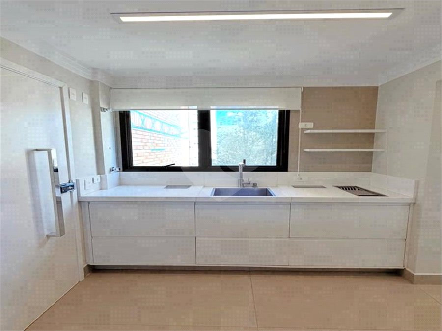 Apartamento para alugar com 2 suítes em Vila Andrade, São Paulo, SP