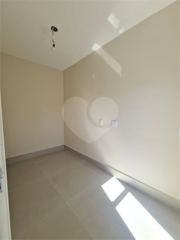 Casa à venda com 3 suítes no condomínio Loteamento Recanto dos Paturis, Vinhedo - SP
