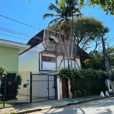 Sobrado à venda com 5 quartos, sendo 3 suítes, em Cidade Monções, São Paulo, SP