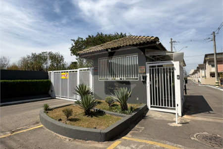 Casa à venda com 3 quartos, sendo 1 suíte, no condomínio Vila Nova Horizonte, Suzano - SP
