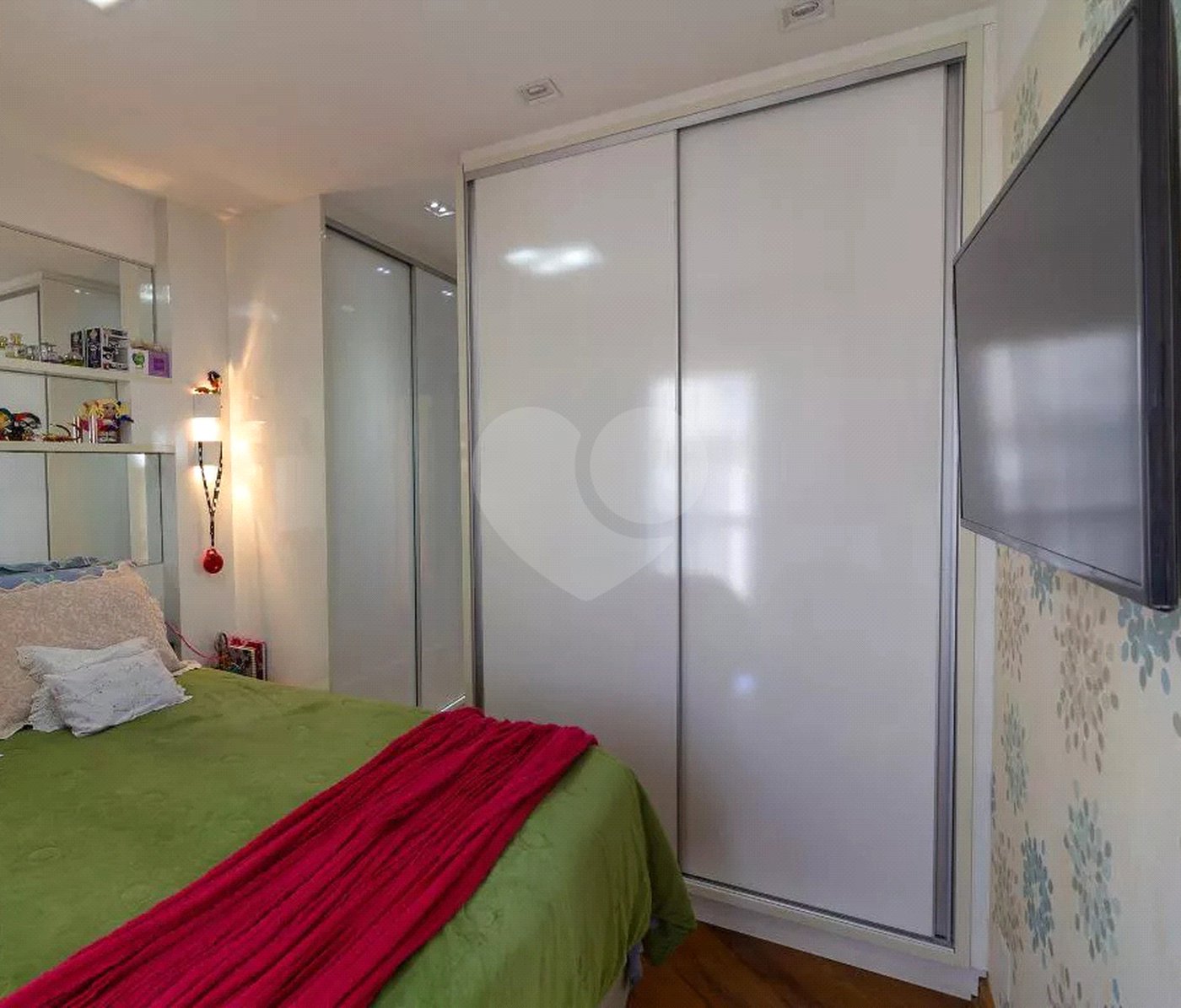 Apartamento à venda com 4 quartos, sendo 2 suítes, em Cidade São Francisco, São Paulo, SP