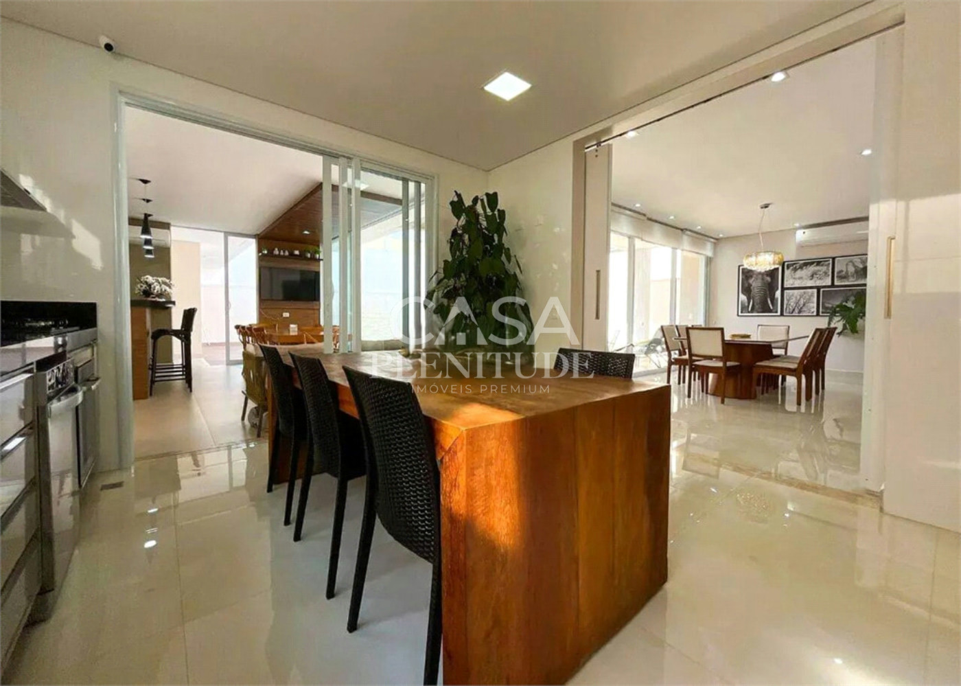 Casa em condomínio à venda com 3 suítes, em Iporanga, Sorocaba, SP