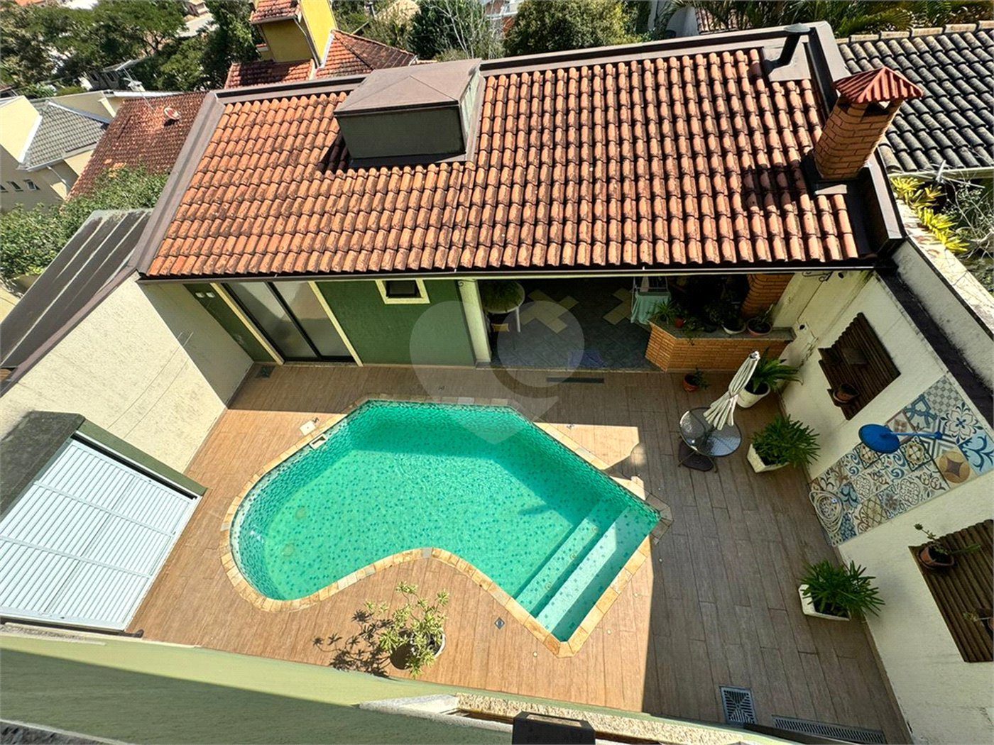 Casa à venda com 3 quartos, sendo 1 suíte, no condomínio Residencial Jardim das Flores 1510, Cotia - SP