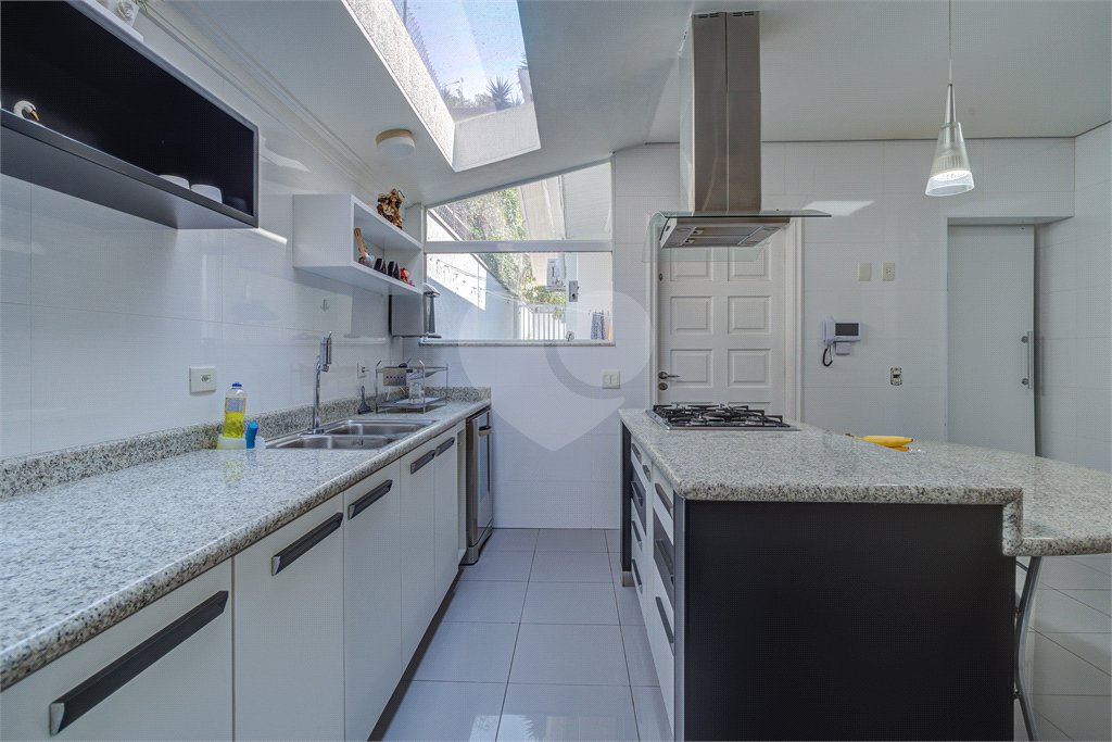 Casa à venda com 5 quartos, sendo 3 suítes, em Chácara Monte Alegre, São Paulo, SP