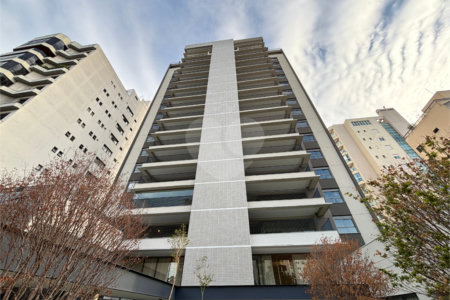 Apartamento à venda com 3 suítes em Moema, São Paulo, SP