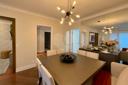 Apartamento à venda com 3 suítes em Campo Belo, São Paulo, SP