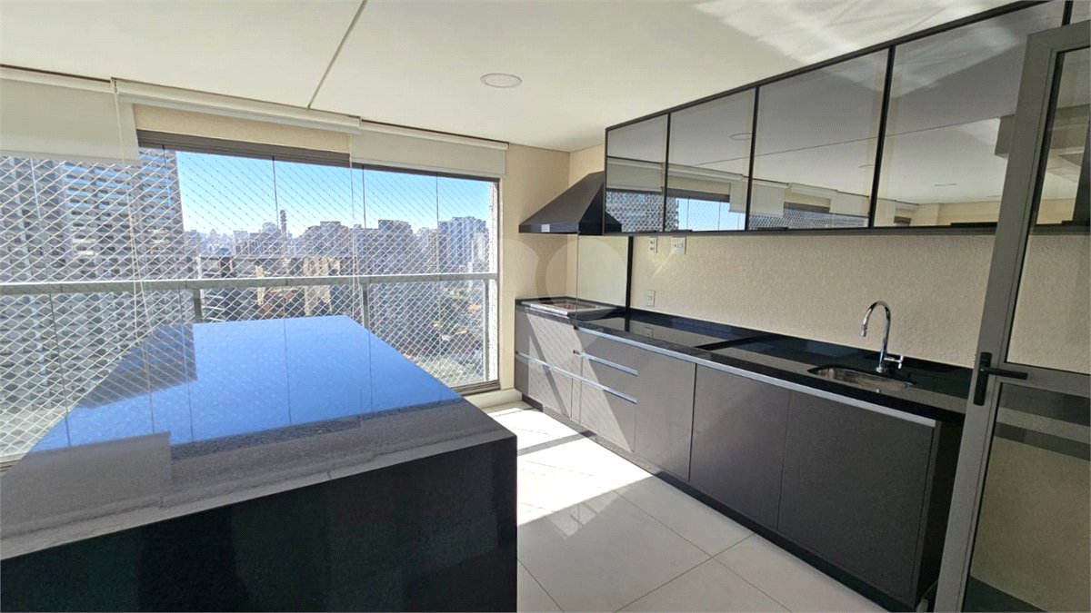 Apartamento à venda ou para alugar com 3 suítes em Chácara Santo Antônio, São Paulo, SP