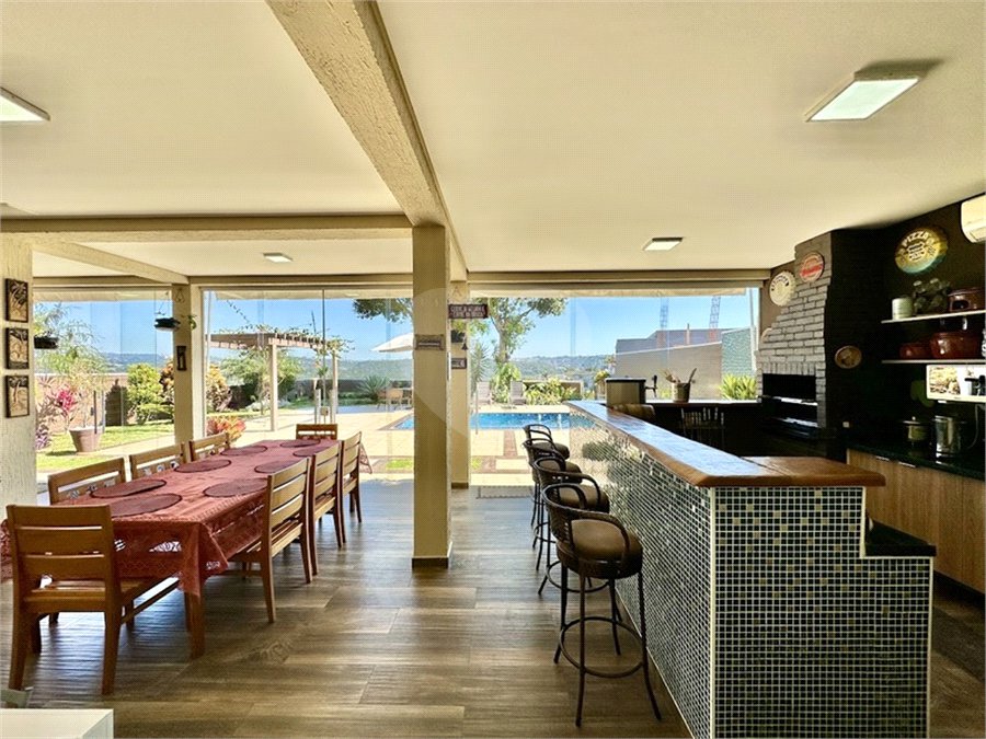 Casa à venda com 3 suítes no condomínio Golf Village, Carapicuíba - SP