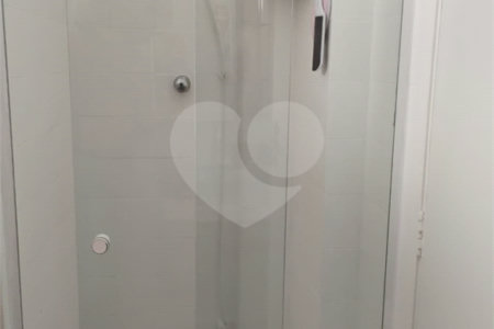 Vende-se apartamento no Jardim Aeroporto com 03 dormitórios