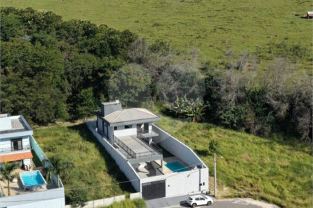 Sobrado à venda com 3 quartos, sendo 1 suíte, em Loteamento Parque Residencial Serras de Atibaia Ii, Atibaia, SP