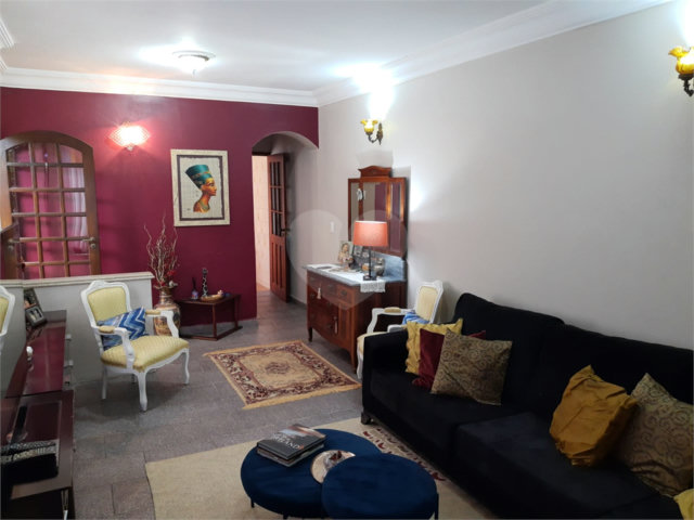 Sobrado à venda com 3 quartos, sendo 1 suíte, em Tremembé, São Paulo, SP