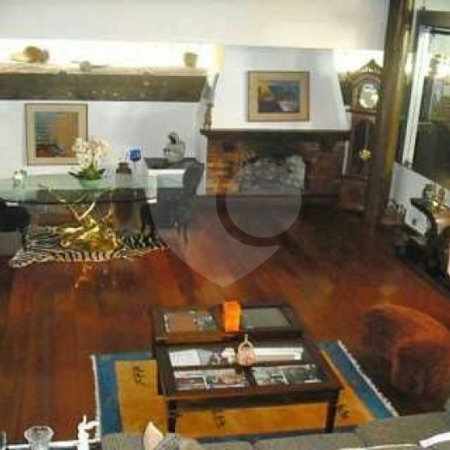 Sobrado à venda com 4 quartos, sendo 3 suítes,  em Alto da Boa Vista, São Paulo, SP