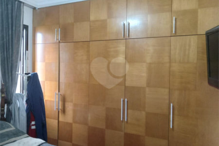 Apartamento à venda com 3 quartos, sendo 2 suítes,  em Campo Belo, São Paulo, SP