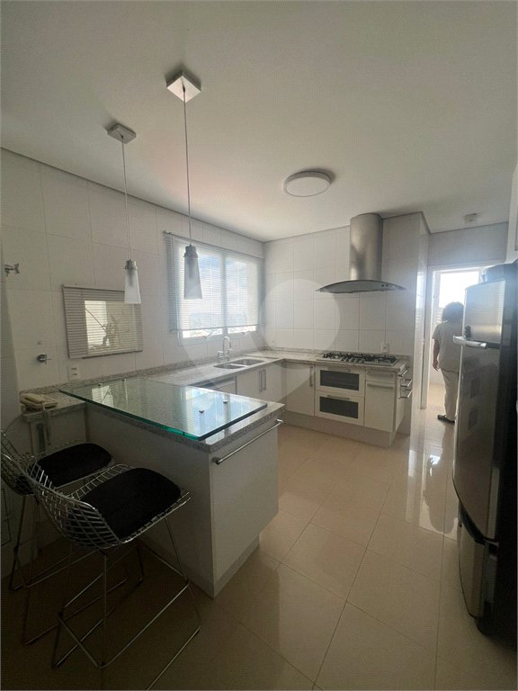 Apartamento à venda com 4 quartos, sendo 2 suítes,  em Vila Oliveira, Mogi das Cruzes, SP