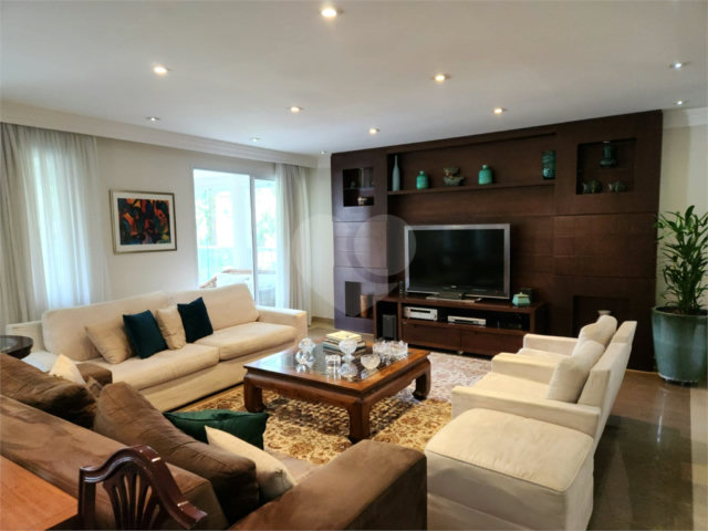 Apartamento à venda com 4 suítes em Granja Julieta, São Paulo, SP