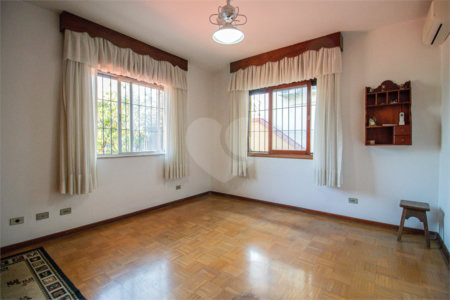 Sobrado à venda com 3 quartos, sendo 1 suíte,  em Brooklin Velho, São Paulo, SP