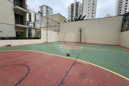 Apartamento à venda com 4 quartos, sendo 1 suíte, em Moema, São Paulo, SP