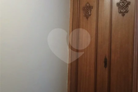 Apartamento a venda com porteira fechada no Belem com 95m com 03 dormitórios espaçoso sendo um suíte, 2 vagas. Aceita Permuta.