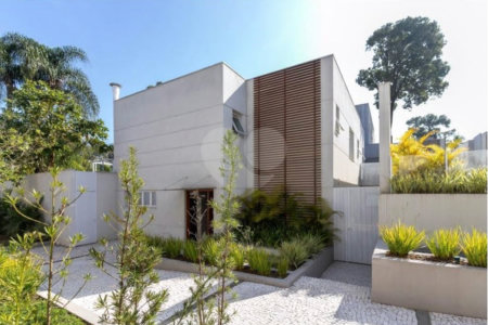 Casa à venda com 4 suítes no condomínio Hípica Garden, São Paulo - SP