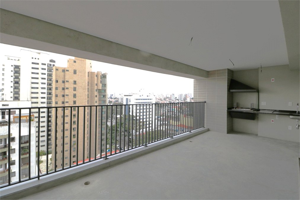 Apartamento à venda com 3 suítes em Moema, São Paulo, SP