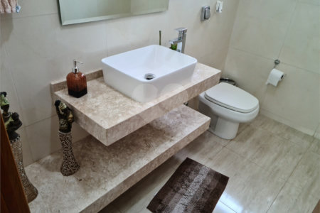 Casa à venda com 5 quartos, sendo 1 suíte, em Vila Lavínia, Mogi das Cruzes, SP