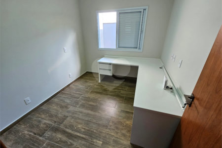 Casa à venda com 3 quartos, sendo 1 suíte,  no condomínio Mantova, Indaiatuba - SP