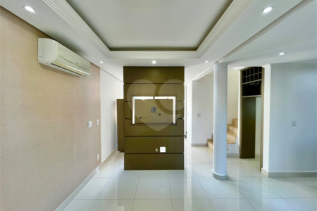 Casa à venda com 3 quartos, sendo 1 suíte, no condomínio Residencial Villa Flora, Votorantim - SP