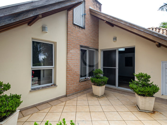 Casa à venda com 5 quartos, sendo 4 suítes,  no condomínio Villa de Monterey, São Paulo - SP