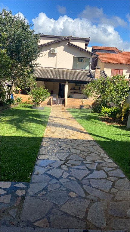 Sobrado à venda com 3 quartos, sendo 1 suíte,  em Vila Suissa, Mogi das Cruzes, SP