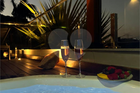 Casa à venda com 3 suítes no condomínio Hills, Arujá - SP