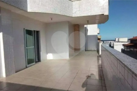 Cobertura à venda com 4 quartos, sendo 2 suítes,  em Algodoal, Cabo Frio, RJ