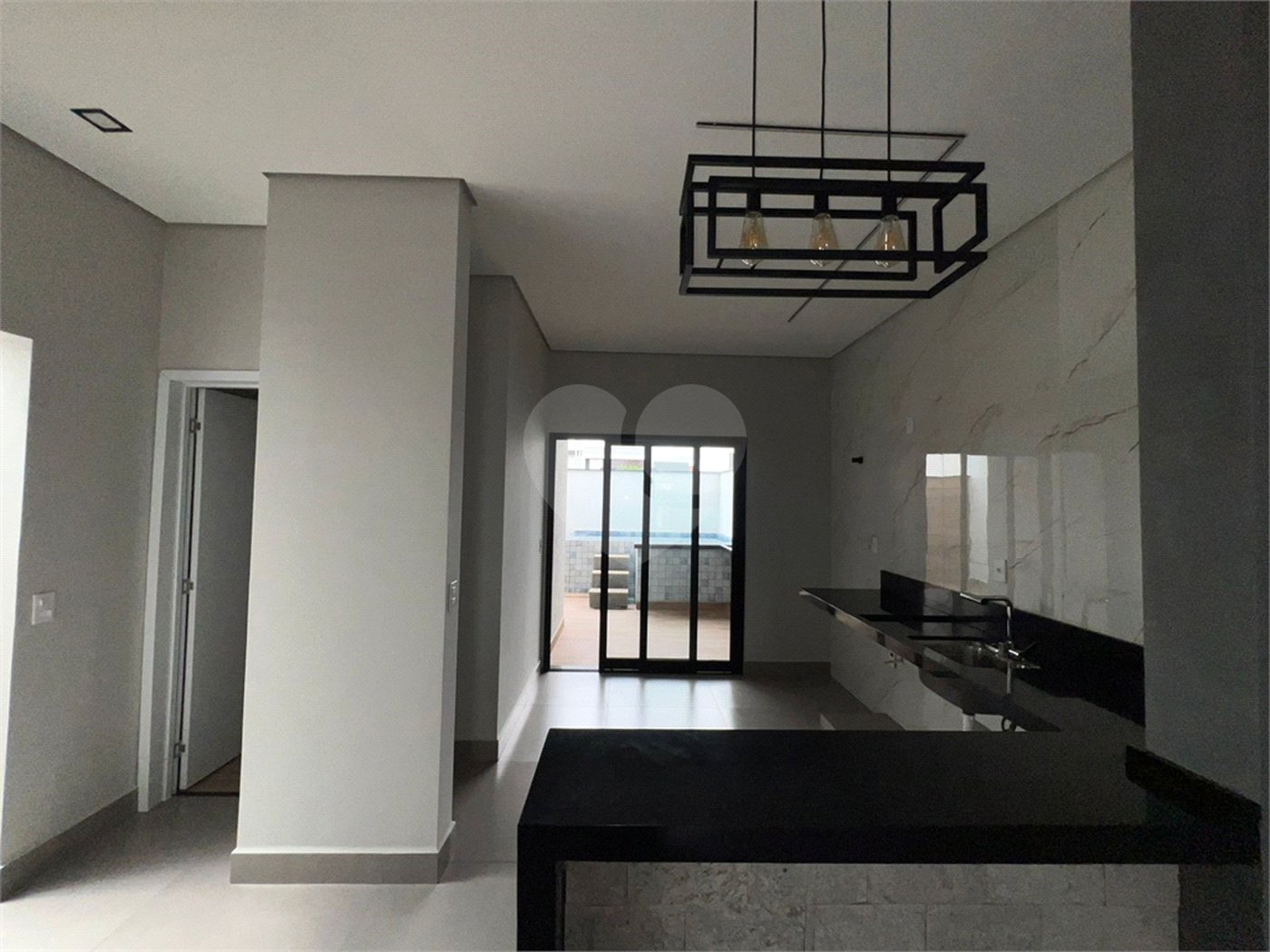 Casa à venda com 3 quartos, sendo 1 suíte, no condomínio Horto Florestal Villagio, Sorocaba - SP