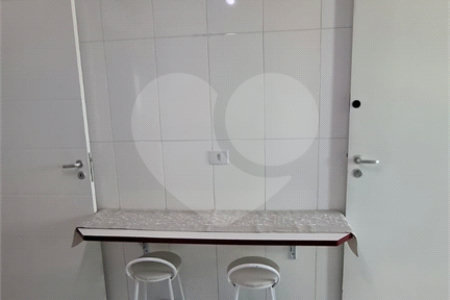 Sobrado à venda com 3 suítes em Vila Constança, São Paulo, SP
