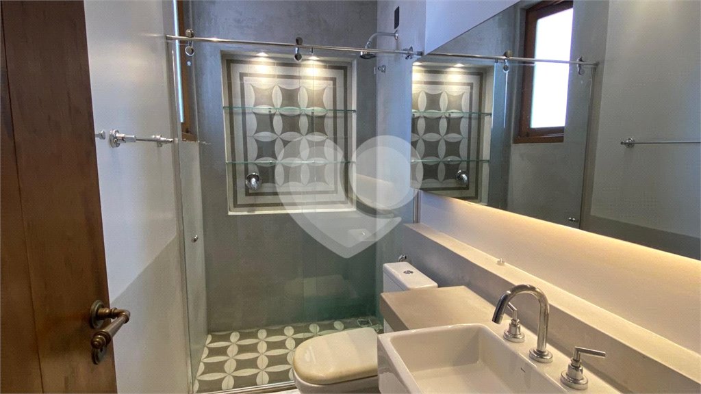 Casa à venda com 1 quarto, sendo 3 suítes, no Centro, Porto Seguro, BA