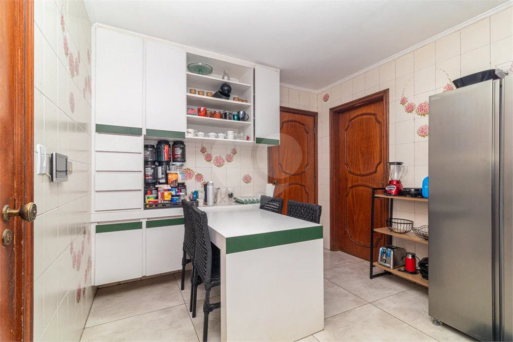 Sobrado à venda com 3 quartos, sendo 1 suíte, em Jardim Prudência, São Paulo, SP