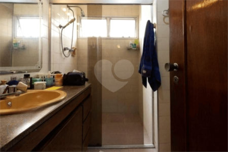 Apartamento à venda com 3 quartos, sendo 1 suíte,  em Vila Andrade, São Paulo, SP