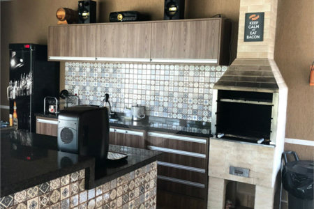 Casa à venda com 3 quartos, sendo 1 suíte, no condomínio Fiorella, Valinhos - SP