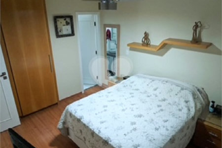 Casa à venda com 3 quartos, sendo 1 suíte, no condomínio Mariana, São Paulo - SP