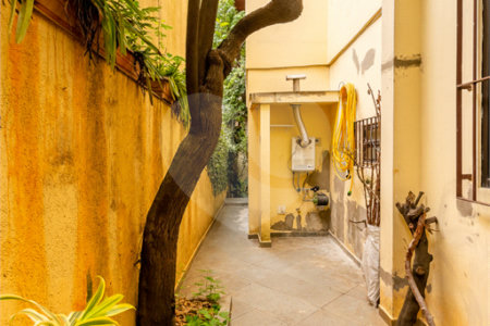 Casa à venda com 3 quartos, sendo 1 suíte, em São Judas, São Paulo, SP