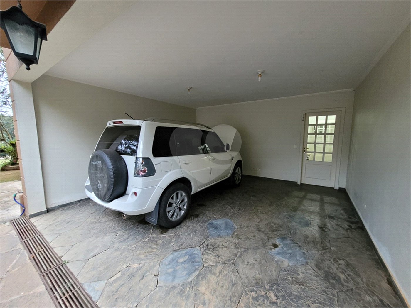 Casa à venda com 3 quartos, sendo 1 suíte, no condomínio Suíça da Cantareira, Mairiporã - SP