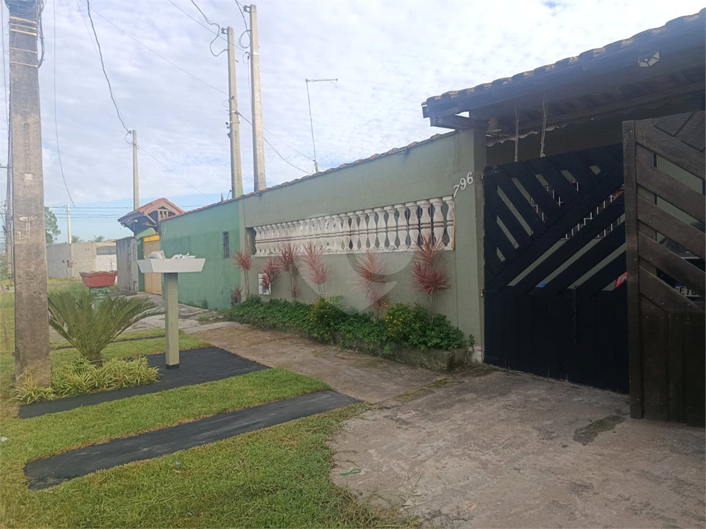 Casa à venda ou para alugar com 3 quartos, sendo 1 suíte, em Florida Mirim, Mongaguá, SP