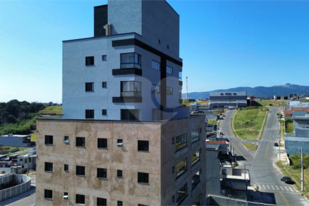 Apartamento à venda com 2 quartos, sendo 1 suíte,  em Residencial Jardins da Catalunha, Atibaia, SP