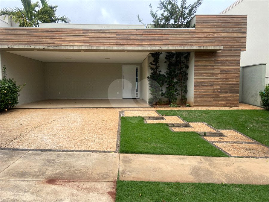 Casa à venda ou para alugar com 3 suítes no condomínio Portal das Tipuanas, Araraquara - SP