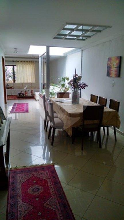 Casa Térrea à venda com 5 quartos, sendo 2 suítes, em Jardim Vila Galvão, Guarulhos, SP